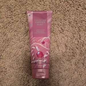Bath & Body Works Twisted Peppermint Body Cream — Pink